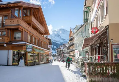 Ein allgemeiner Bergblick oder ein Berglick von der Ferienwohnung aus