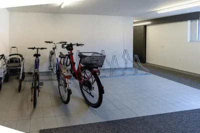 Radfahren an der Unterkunft Gorgeous Apartment In The Heart Of Zweisimmen oder in der Nähe