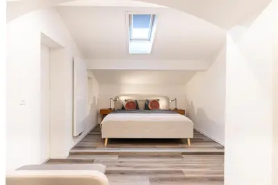 Ein Bett oder Betten in einem Zimmer der Unterkunft Bellevue & Classy Mountain View apartment