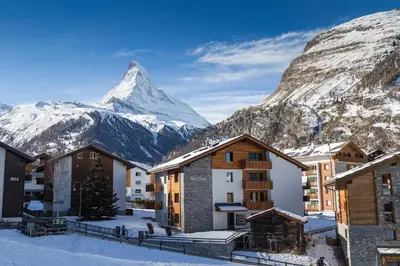 Ein allgemeiner Bergblick oder ein Berglick von der Ferienwohnung aus