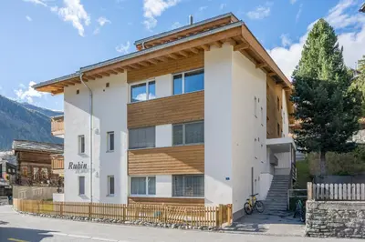 Ein allgemeiner Bergblick oder ein Berglick von der Ferienwohnung aus