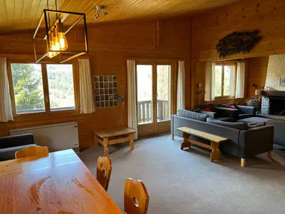 Ein Sitzbereich in der Unterkunft Chalet Claire