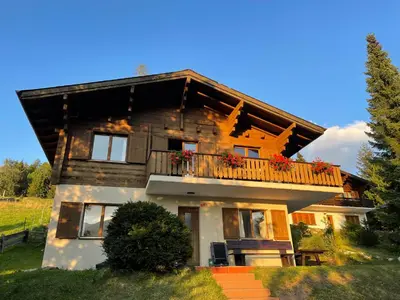 Das Gebäude in dem sich das Chalet befindet
