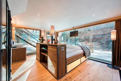 Ein Bett oder Betten in einem Zimmer der Unterkunft Luxury Loft by Heinz Julen