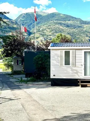 Ein allgemeiner Bergblick oder ein Berglick von der Ferienwohnung aus