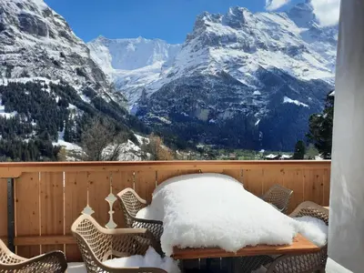Ein allgemeiner Bergblick oder ein Berglick von des Hotels aus