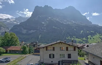 Ein allgemeiner Bergblick oder ein Berglick von der Ferienwohnung aus