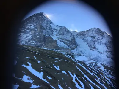 Ein allgemeiner Bergblick oder ein Berglick von der Ferienwohnung aus