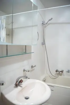 Ein Badezimmer in der Unterkunft Les Sérandes
