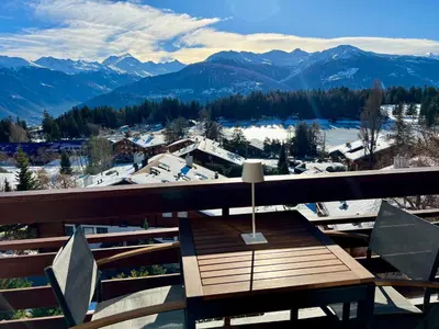 Ein allgemeiner Bergblick oder ein Berglick von der Ferienwohnung aus