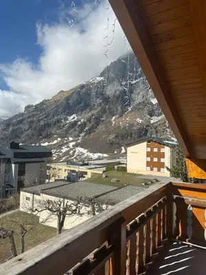 Ein allgemeiner Bergblick oder ein Berglick von des Bed & Breakfasts aus