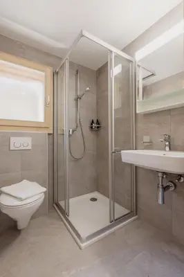 Ein Badezimmer in der Unterkunft Charmant studio rénové à Grimentz