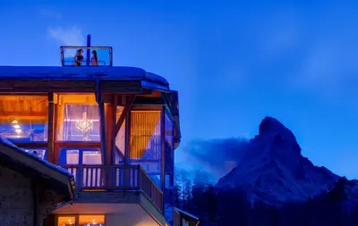 Ein allgemeiner Bergblick oder ein Berglick von des Hotels aus