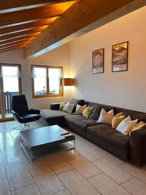 Ein Sitzbereich in der Unterkunft Chalet Adler Bettmeralp