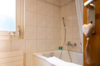 Ein Badezimmer in der Unterkunft The Glen - GRINDELHOMES