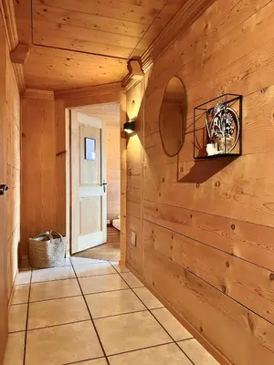Ein Badezimmer in der Unterkunft zentrale, gemütliche Wohnung im Schweizer Stil I Bergblick