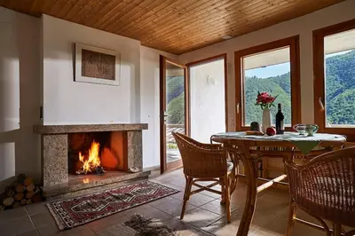 Ein allgemeiner Bergblick oder ein Berglick von der Ferienwohnung aus