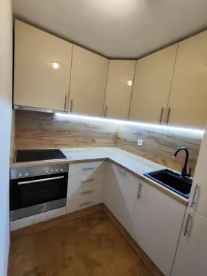 Küche/Küchenzeile in der Unterkunft Appartement avec grande terrasse Loèche les Bains
