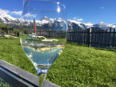 Ein allgemeiner Bergblick oder ein Berglick von der Ferienwohnung aus