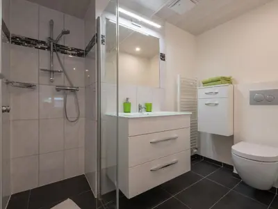 Ein Badezimmer in der Unterkunft Apartment Haus Bergsonne by Interhome