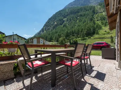Ein allgemeiner Bergblick oder ein Berglick von der Ferienwohnung aus