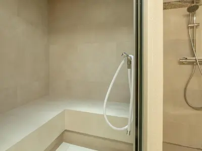 Ein Badezimmer in der Unterkunft Apartment Haus Alpenrose by Interhome