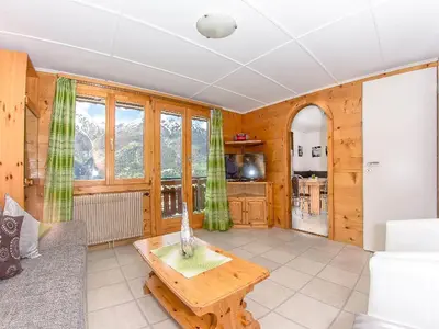 Küche/Küchenzeile in der Unterkunft Apartment Bergfink Obergeschoss-4 by Interhome