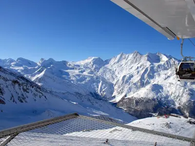 Ein allgemeiner Bergblick oder ein Berglick von der Ferienwohnung aus