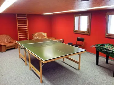 Tischtennis in der Unterkunft Apartment Ringstrasse Apt 423 by Interhome oder in der Nähe