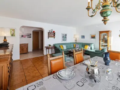 Ein Sitzbereich in der Unterkunft Apartment Vermala Soleil B 13 by Interhome