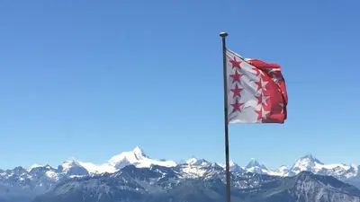 Ein allgemeiner Bergblick oder ein Berglick von der Ferienwohnung aus