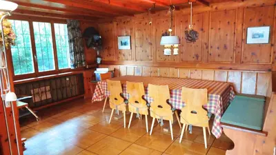 Ein Sitzbereich in der Unterkunft 5-Zimmerwohnung Zentral und nahe den Skipisten