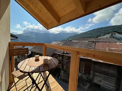 Ein allgemeiner Bergblick oder ein Berglick von der Ferienwohnung aus