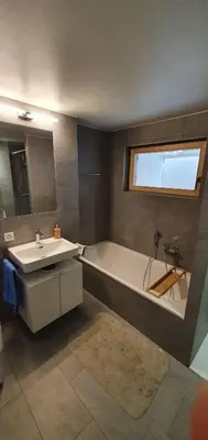 Ein Badezimmer in der Unterkunft New flat in Randogne Crans-Montana with view