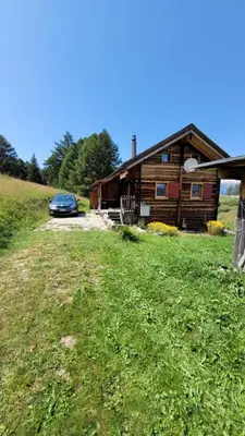 Das Gebäude in dem sich das Chalet befindet