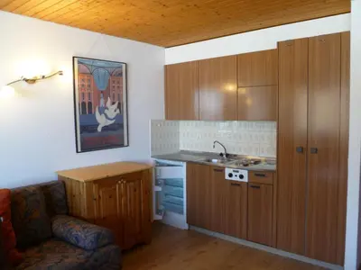 Küche/Küchenzeile in der Unterkunft Studio Dixence 115 by Interhome