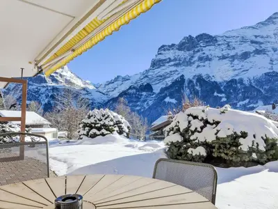 Ein allgemeiner Bergblick oder ein Berglick von der Ferienwohnung aus