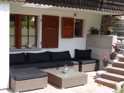 Ein Sitzbereich in der Unterkunft Chalet Valerie