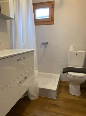 Ein Badezimmer in der Unterkunft Cozy 2-Bedroom Bungalow