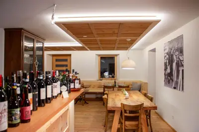 Getränke in der Unterkunft Osteria Bäkar