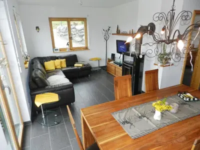 Ein Sitzbereich in der Unterkunft Apartment Panorama- Chalet by Interhome