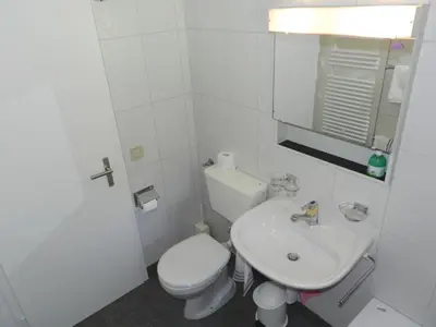 Ein Badezimmer in der Unterkunft Apartment Goldrose by Interhome
