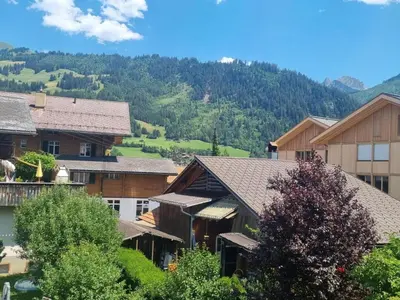 Ein allgemeiner Bergblick oder ein Berglick von der Ferienwohnung aus