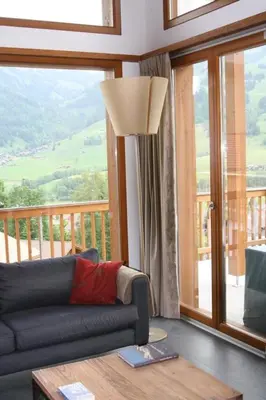 Ein allgemeiner Bergblick oder ein Berglick von der Ferienwohnung aus