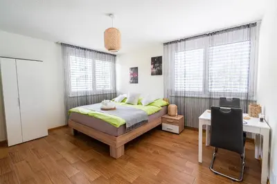 Ein Bett oder Betten in einem Zimmer der Unterkunft Cozy Studio Einigen