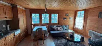 Ein Sitzbereich in der Unterkunft Chalet 3 pièces de caractère