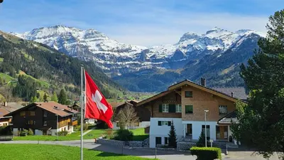 Ein allgemeiner Bergblick oder ein Berglick von der Ferienwohnung aus