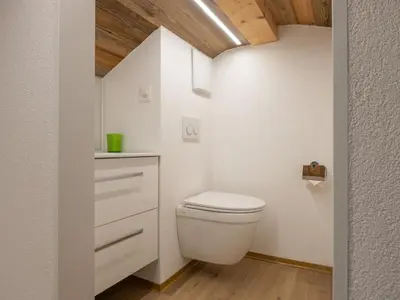 Ein Badezimmer in der Unterkunft Apartment Haus Alpenrose by Interhome