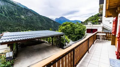 Ein allgemeiner Bergblick oder ein Berglick von der Ferienwohnung aus