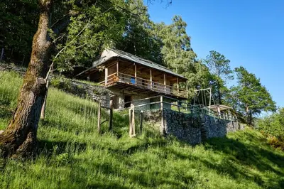 Ein Garten an der Unterkunft Wild Valley Private Paradise in Valle Onsernone